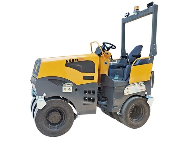 奔馬5噸小型座駕雙膠輪壓路機BM5000DQ