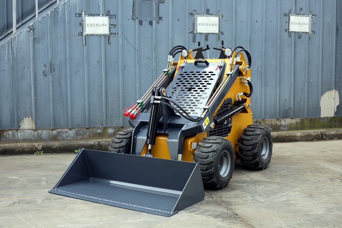 山東奔馬(SDBM)履帶式/輪胎式滑移裝載機BM380